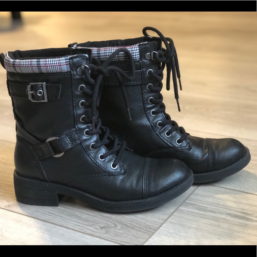 *SOLD* Rocket Dog Thunder Varsity Combat Boot